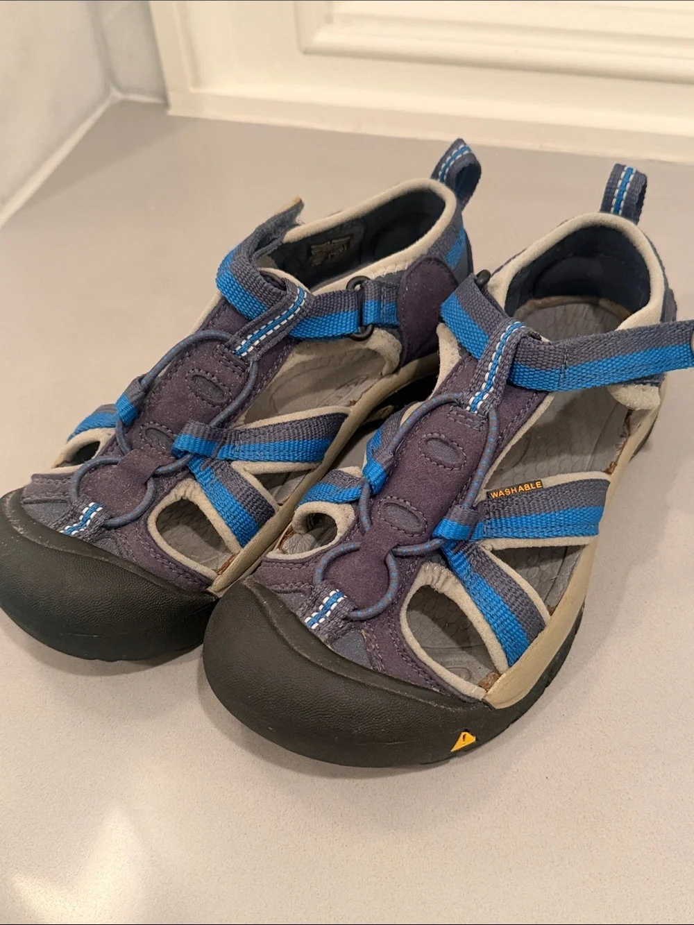 Keen Kids Closed-Toe Sandals in Blue and Gray
